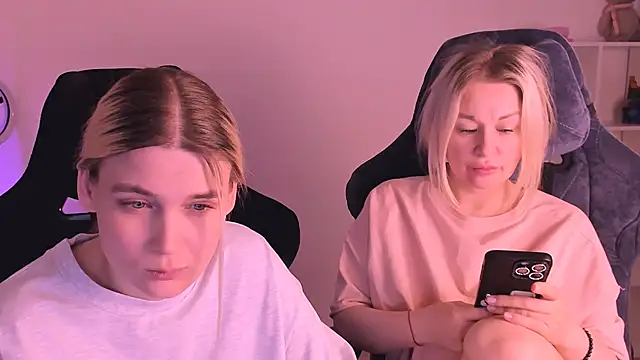 hotblonds online show from 01-06-25, 05:08