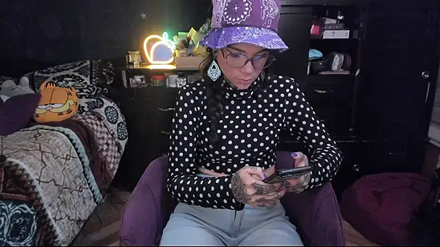 Snapshot of Lilmarieee chatting on 01-11-25, 10:40 Lilmarieee online show from 01-11-25, 10:40