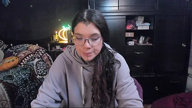Snapshot of Lilmarieee chatting on 02-14-25, 09:53 Lilmarieee online show from 02-14-25, 09:53