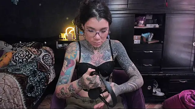 Snapshot of Lilmarieee chatting on 02-26-25, 03:19 Lilmarieee online show from 02-26-25, 03:19