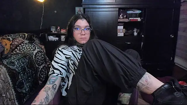 Snapshot of Lilmarieee chatting on 03-12-25, 12:20 Lilmarieee online show from 03-12-25, 12:20