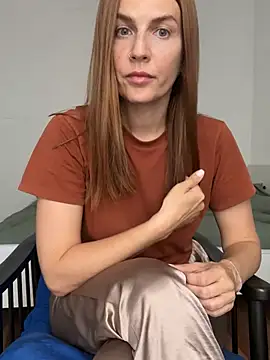 BritneyHall online show from 06-04-26, 11:05