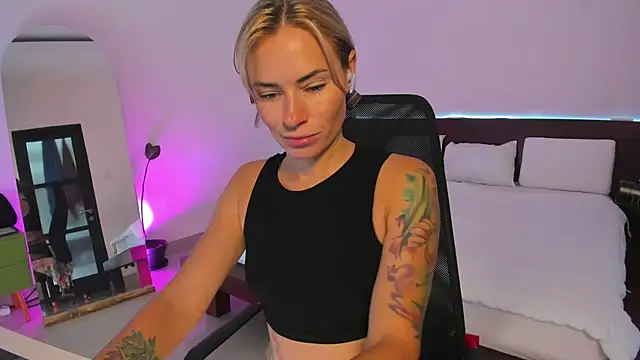 holy khloe online show from 02-13-25, 02:23