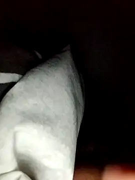 Snapshot of Annerae chatting on 02-25-26, 04:27 Annerae online show from 02-25-26, 04:27