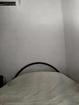 Annerae online show from 04-18-26, 04:33