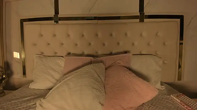 Meghan stonne  online show from 11-22-25, 07:13