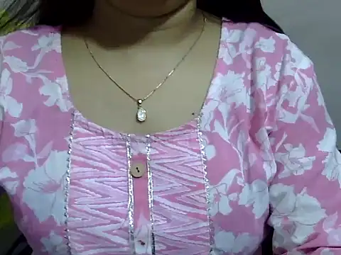 Snapshot of mahira_999 chatting on 10-01-25, 05:24 mahira 999 online show from 10-01-25, 05:24