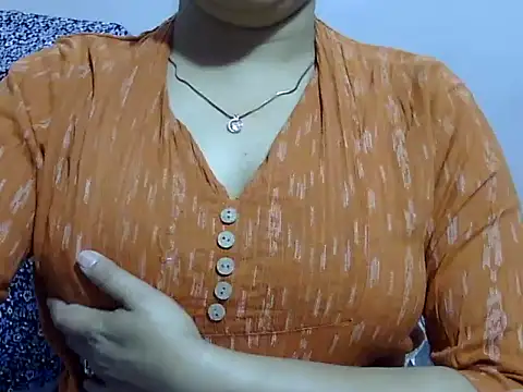 Snapshot of mahira_999 chatting on 02-28-26, 04:35 mahira 999 online show from 02-28-26, 04:35