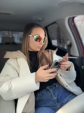 YOUR-KARINA online show from 01-19-26, 08:51