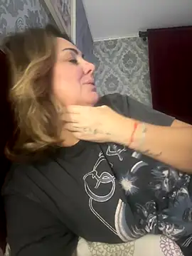 Emma roqueen online show from 10-05-25, 01:26