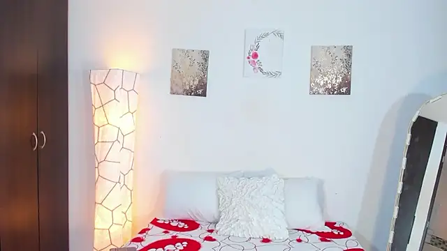 SarahCinnamon- online show from 02-14-26, 09:22