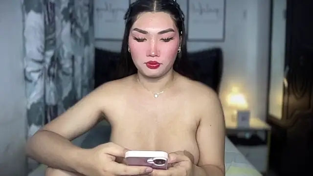 Snapshot of Miss_Deliciousness chatting on 04-19-26, 04:28 Miss Deliciousness online show from 04-19-26, 04:28