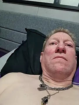 tomtom111111 online show from 02-26-26, 05:01