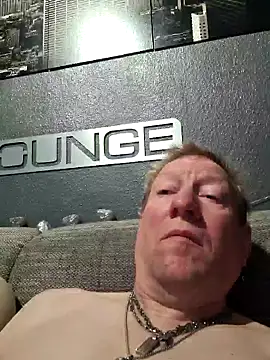 tomtom111111 online show from 03-18-26, 10:13