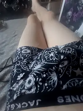 tomtom111111 online show from 04-18-26, 05:44