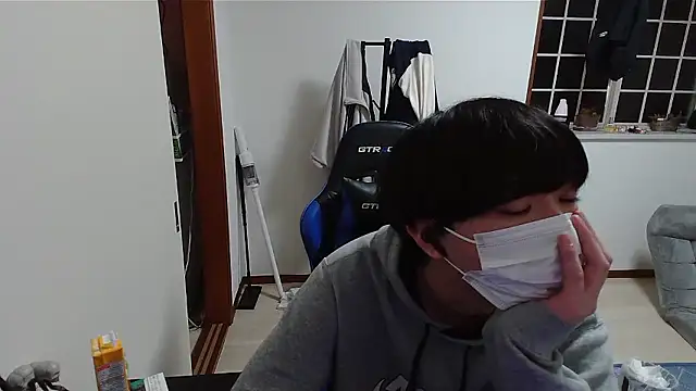 Snapshot of pychan chatting on 04-14-26, 12:22 pychan online show from 04-14-26, 12:22