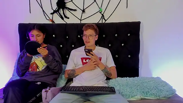 A sexy couple   online show from 10-28-25, 09:17