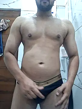 Snapshot of GYMBOY0071 chatting on 05-22-26, 07:08 GYMBOY0071 online show from 05-22-26, 07:08