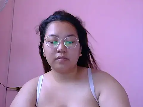 Snapshot of Boobsiemarie chatting on 05-18-26, 06:30 Boobsiemarie online show from 05-18-26, 06:30