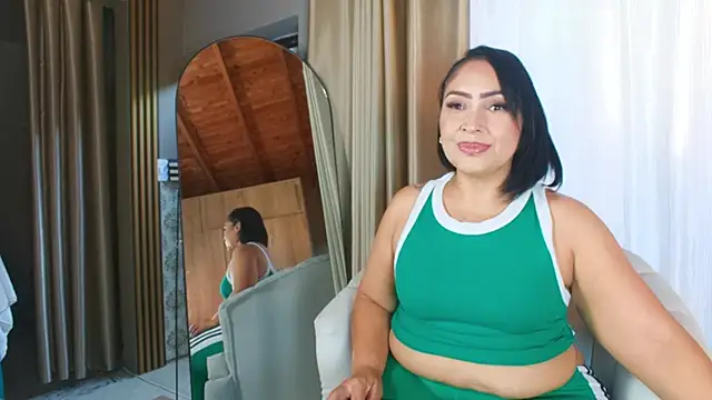 Snapshot of Madissononee chatting on 09-28-25, 07:30 Madissononee online show from 09-28-25, 07:30