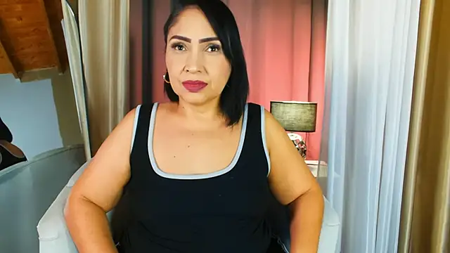 Snapshot of Madissononee chatting on 11-28-25, 12:24 Madissononee online show from 11-28-25, 12:24