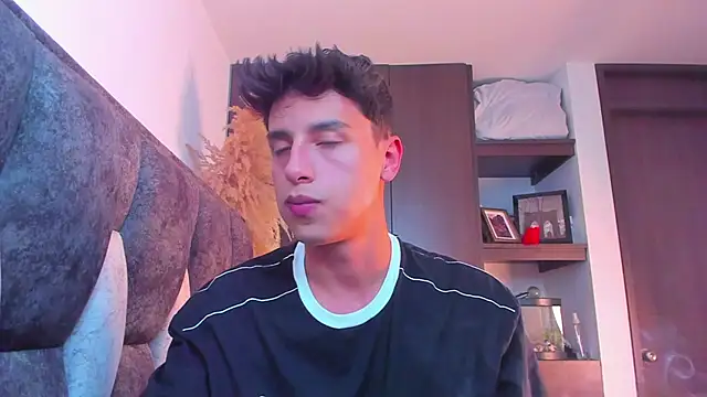 I Gabriel online show from 01-04-25, 01:42