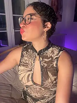 Snapshot of Lauyako chatting on 07-19-26, 03:38 Lauyako online show from 07-19-26, 03:38