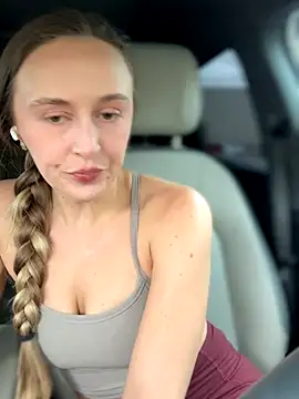 lunagirl13 online show from 09-30-25, 08:47