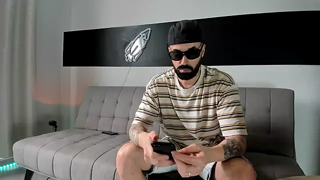 MattxFeet online show from 12-23-24, 05:22