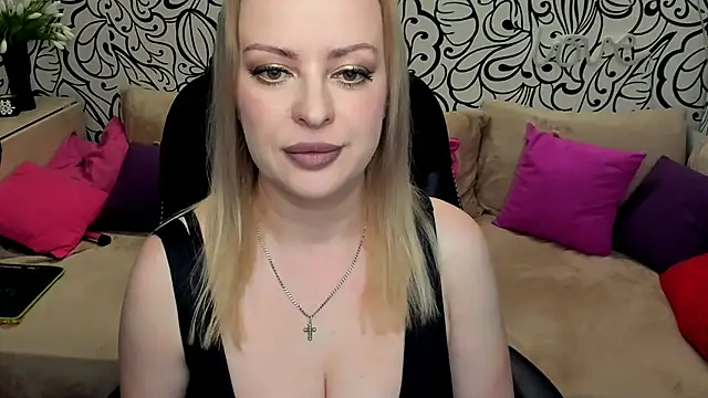 Hotdreamhere online show from 05-24-26, 03:22