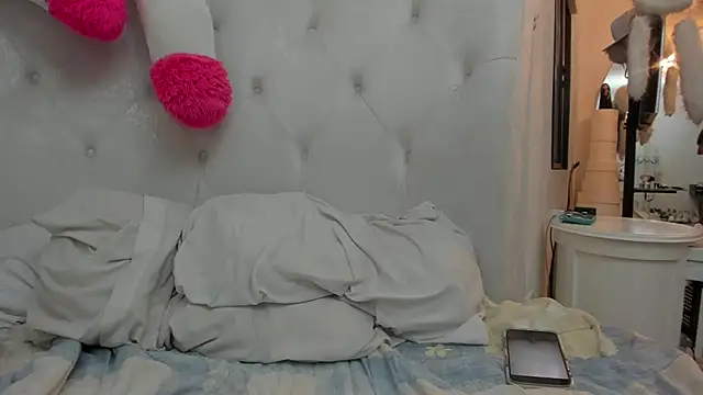 Burlesque XlX online show from 09-30-25, 10:37