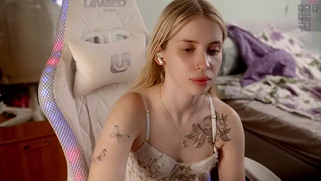 ho1yho1e online show from 04-14-26, 07:42