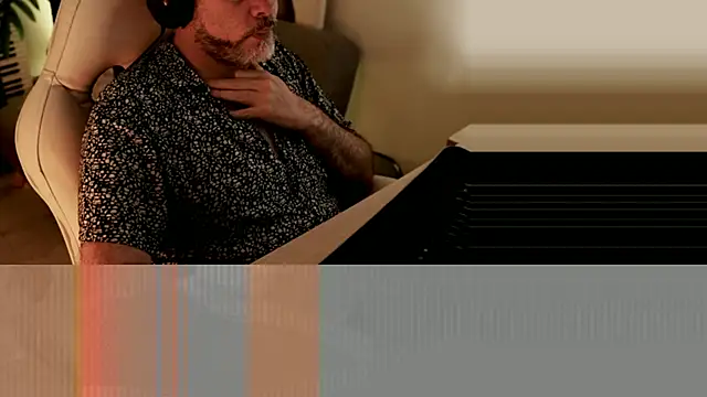 Snapshot of Sanders_White chatting on 12-22-24, 10:04 Sanders White online show from 12-22-24, 10:04