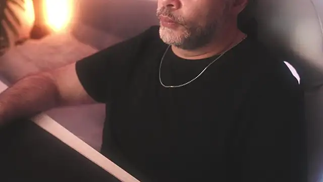 Snapshot of Sanders_White chatting on 03-03-25, 09:33 Sanders White online show from 03-03-25, 09:33