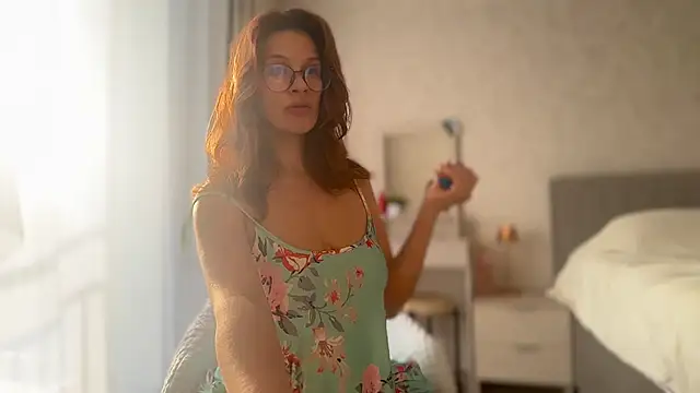 Snapshot of Butterfly-_ chatting on 11-19-25, 04:23 Butterfly- online show from 11-19-25, 04:23