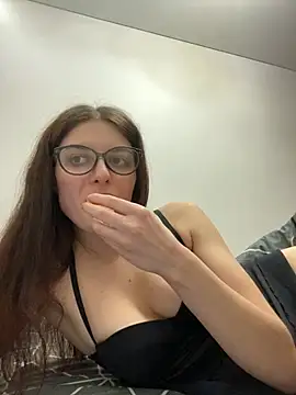 Snapshot of little_belucci chatting on 01-08-25, 08:29 little belucci online show from 01-08-25, 08:29