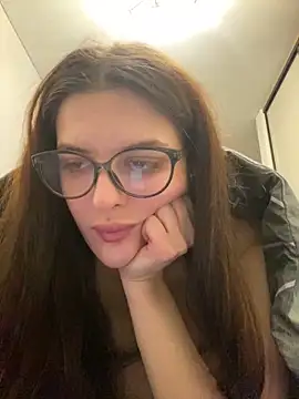 Snapshot of little_belucci chatting on 01-25-25, 06:46 little belucci online show from 01-25-25, 06:46