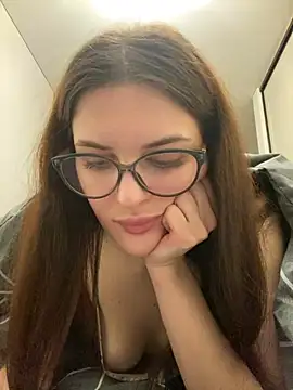 Snapshot of little_belucci chatting on 01-29-25, 05:56 little belucci online show from 01-29-25, 05:56