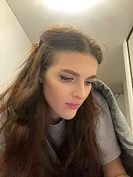 Snapshot of little_belucci chatting on 02-02-25, 07:46 little belucci online show from 02-02-25, 07:46