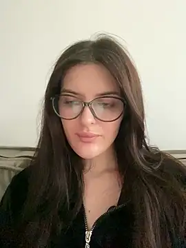 Snapshot of little_belucci chatting on 02-03-25, 02:24 little belucci online show from 02-03-25, 02:24