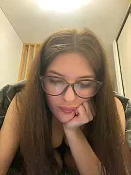 Snapshot of little_belucci chatting on 02-03-25, 05:24 little belucci online show from 02-03-25, 05:24