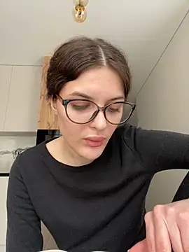 Snapshot of little_belucci chatting on 02-05-25, 12:27 little belucci online show from 02-05-25, 12:27