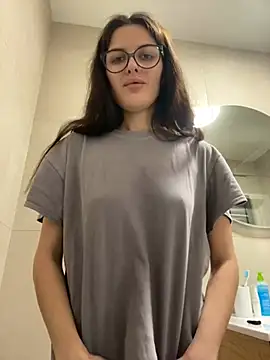 Snapshot of little_belucci chatting on 02-06-25, 10:32 little belucci online show from 02-06-25, 10:32