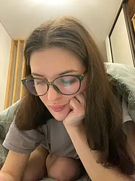 Snapshot of little_belucci chatting on 02-07-25, 06:24 little belucci online show from 02-07-25, 06:24