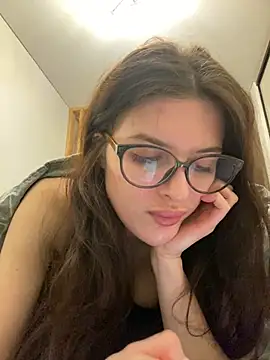 Snapshot of little_belucci chatting on 02-12-25, 07:13 little belucci online show from 02-12-25, 07:13