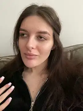 Snapshot of little_belucci chatting on 02-14-25, 12:14 little belucci online show from 02-14-25, 12:14