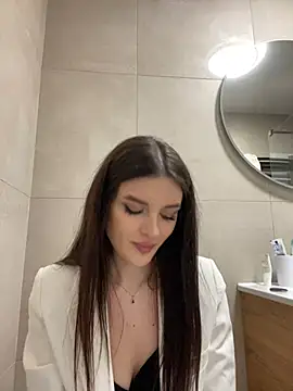 Snapshot of little_belucci chatting on 02-14-25, 09:53 little belucci online show from 02-14-25, 09:53