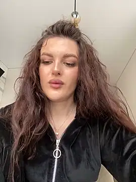 Snapshot of little_belucci chatting on 02-16-25, 01:38 little belucci online show from 02-16-25, 01:38