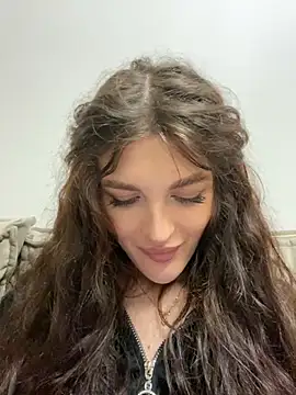 Snapshot of little_belucci chatting on 02-16-25, 05:15 little belucci online show from 02-16-25, 05:15