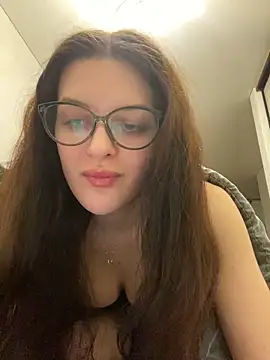 Snapshot of little_belucci chatting on 02-18-25, 06:26 little belucci online show from 02-18-25, 06:26